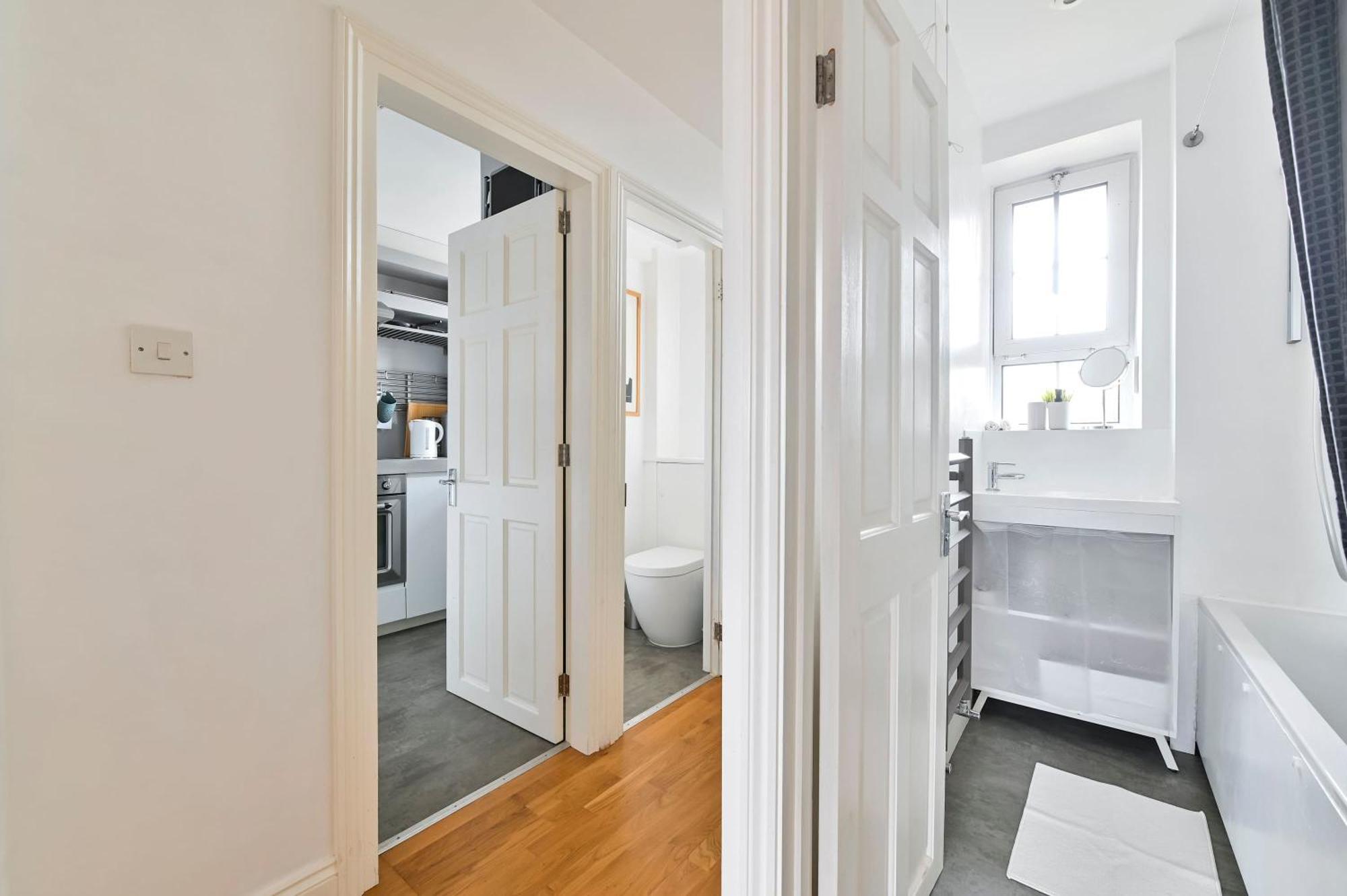Spacious 2 Bed, Canary Wharf, O2 Arena, Wifi Apartamento